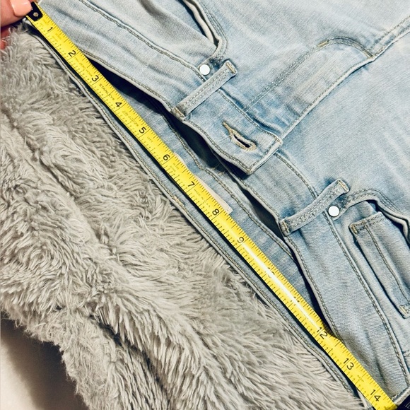 Banana Republic Skinny Ankle Ripped Jeans - Picture 4 of 9